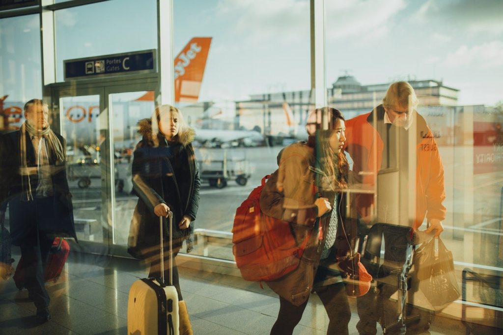 airport, travelers, persons-731196.jpg