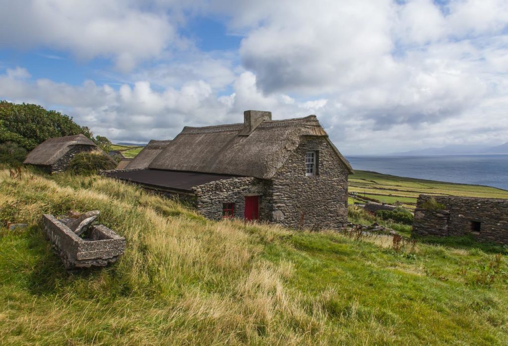 house, country, ireland-3786593.jpg